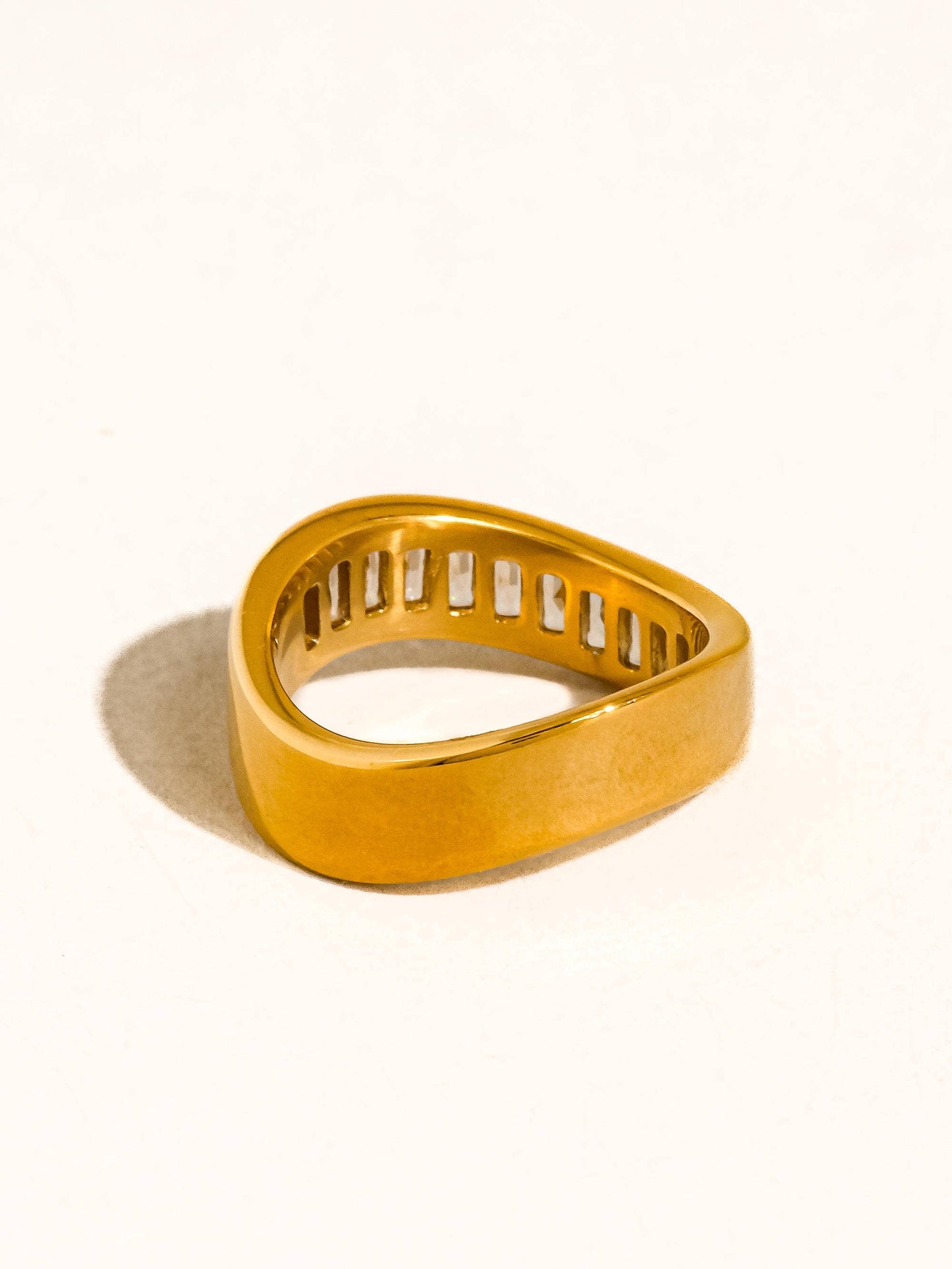 Vionne Band Ring