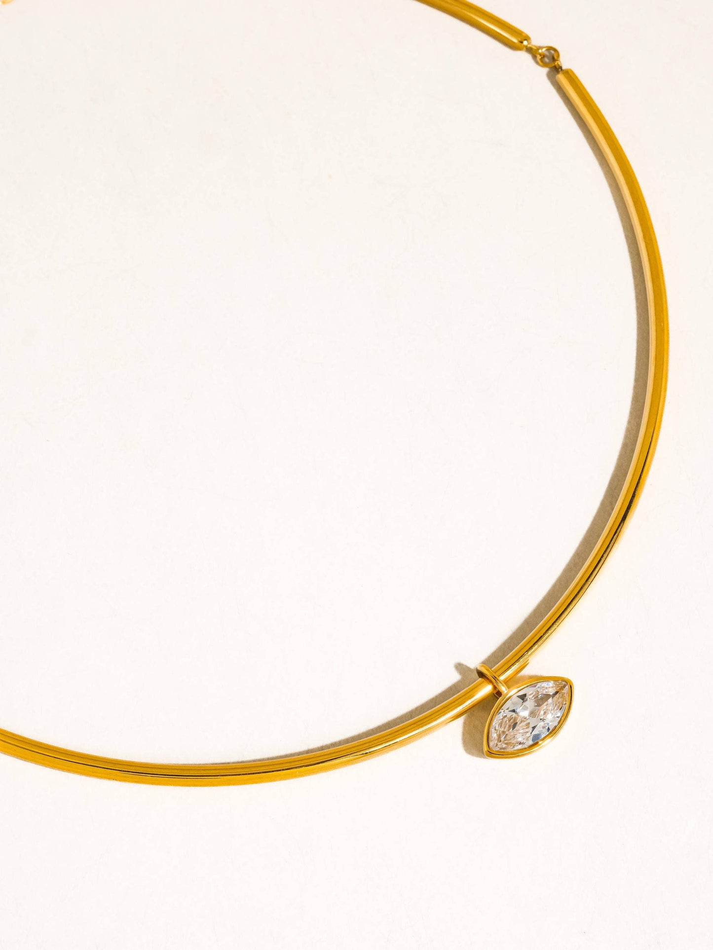 JOLIE CHOKER