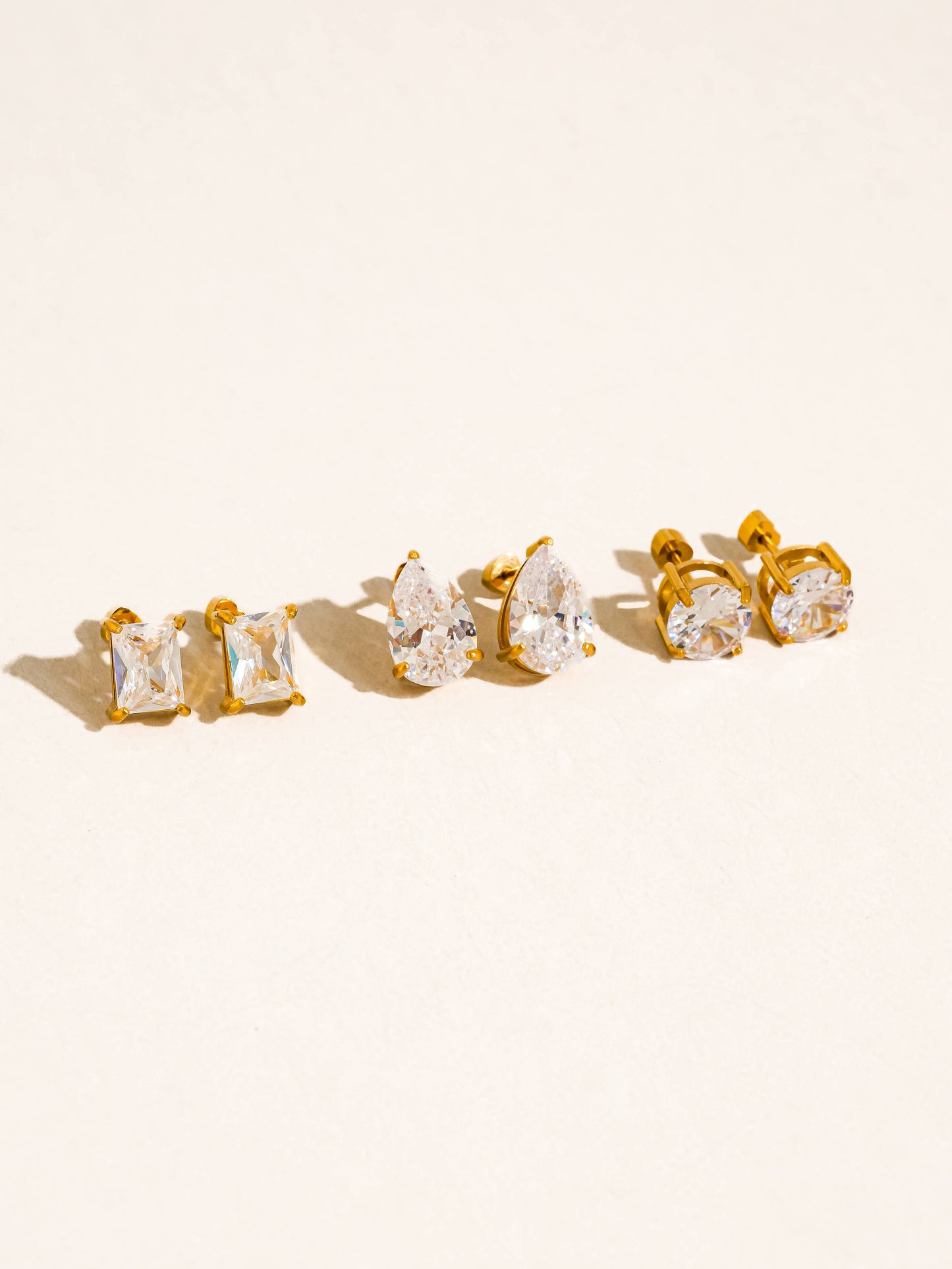 BISOU STUDS