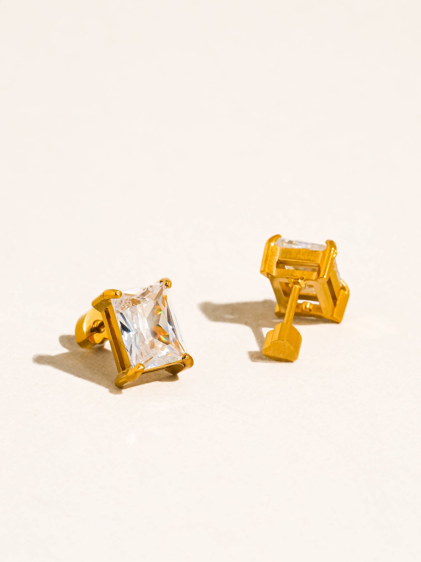 BISOU STUDS
