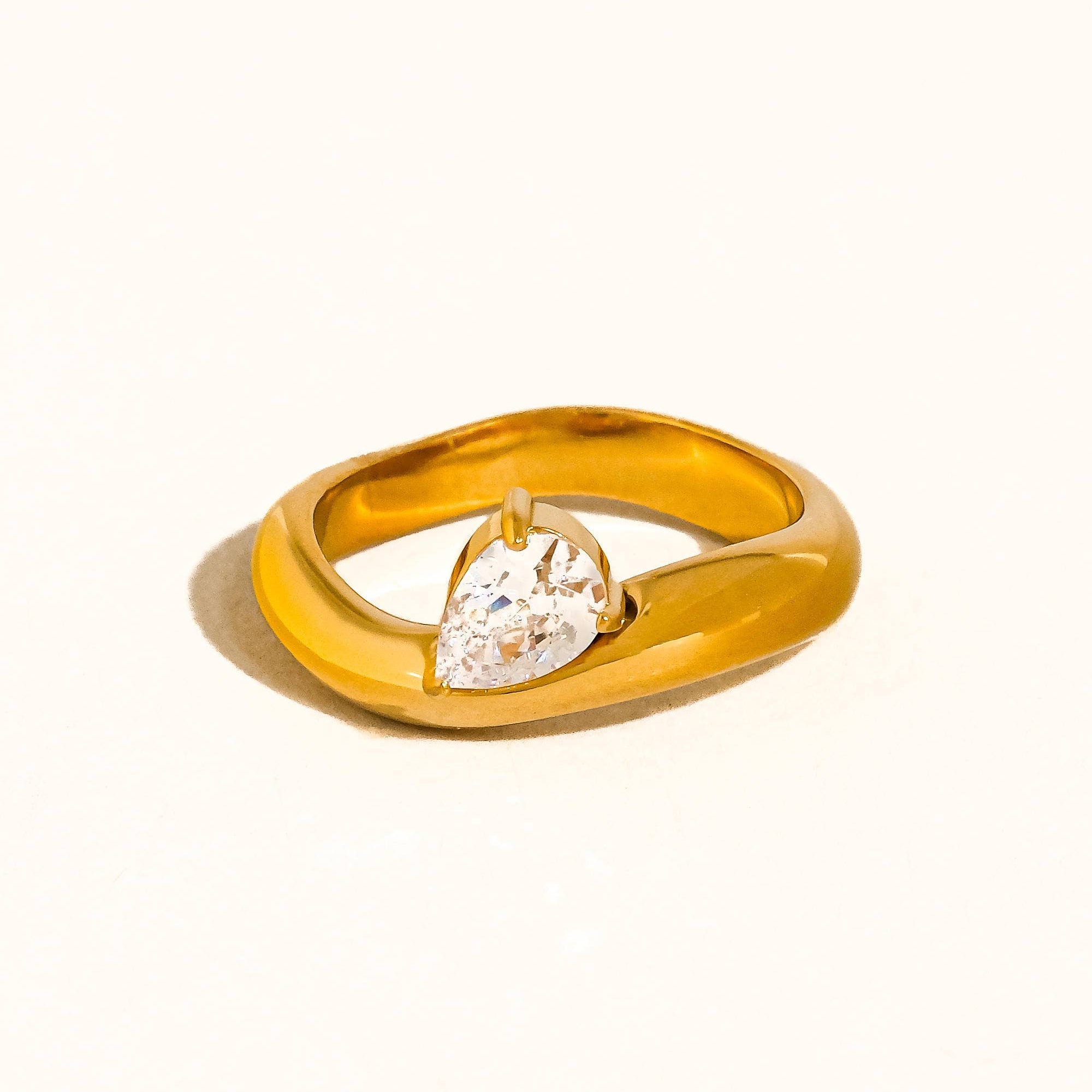 ELYS PEAR RING