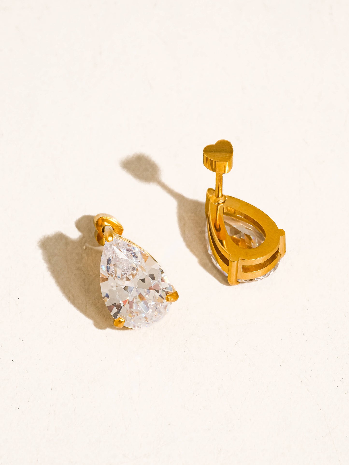 BISOU STUDS