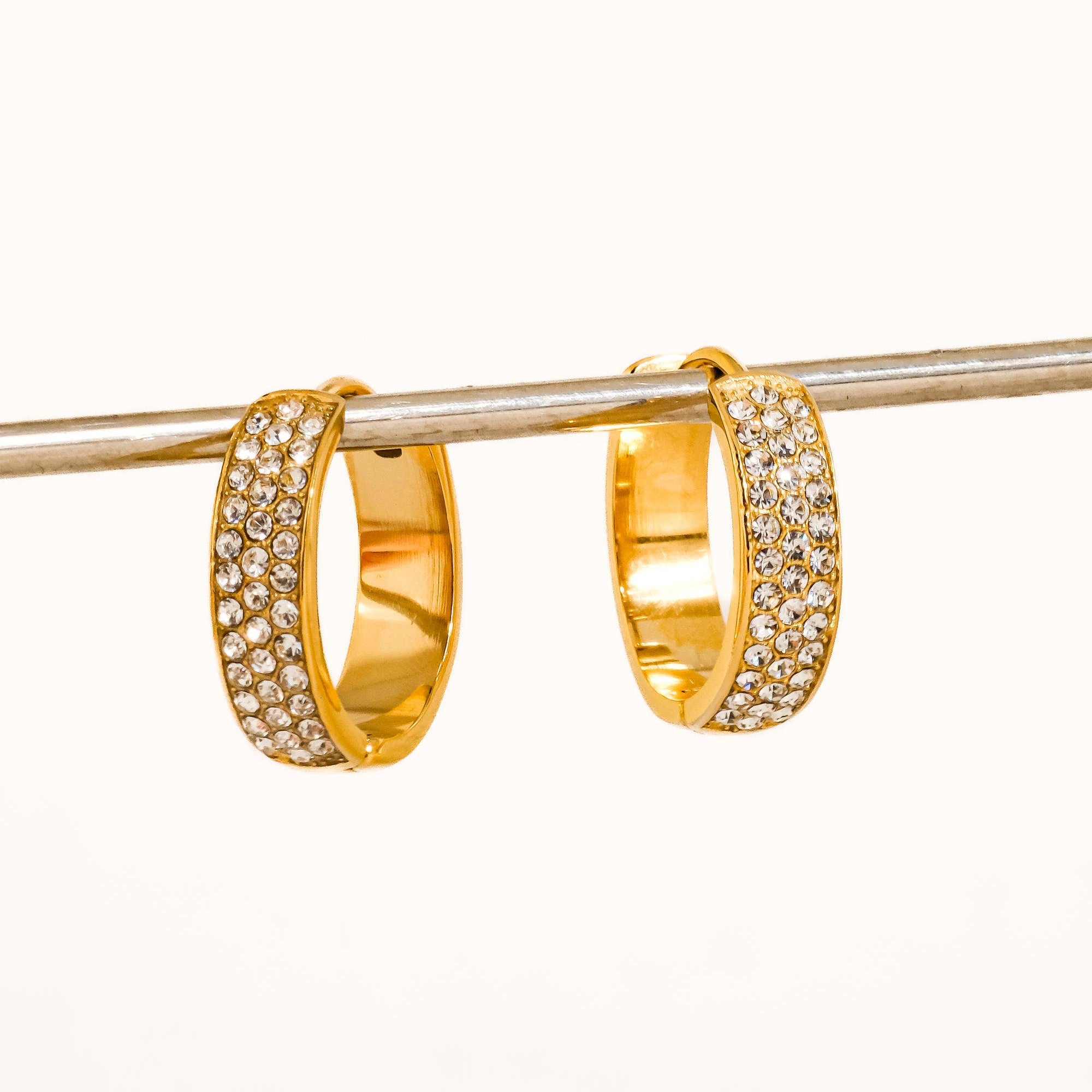CAPRI HOOPS