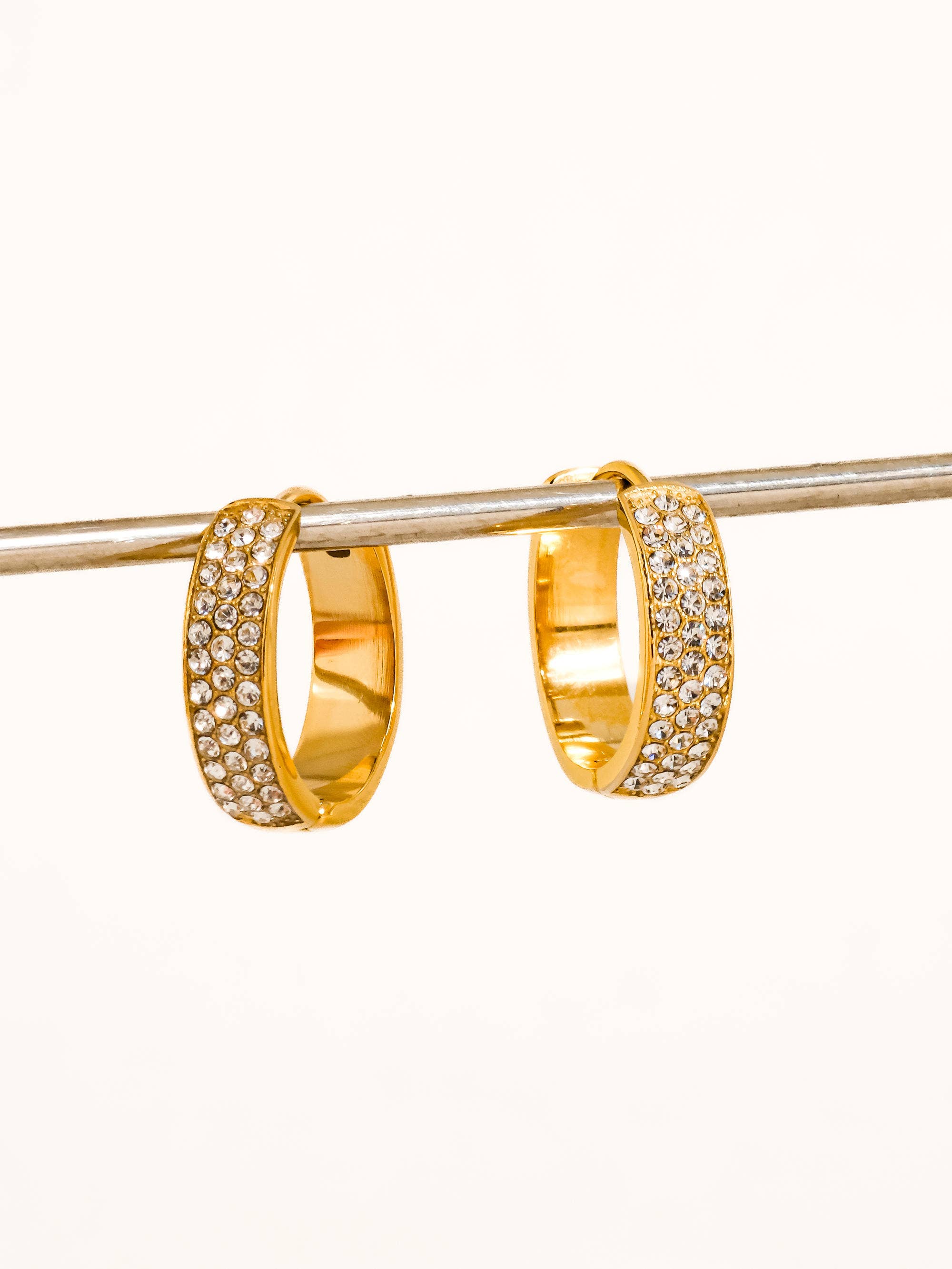 CAPRI HOOPS