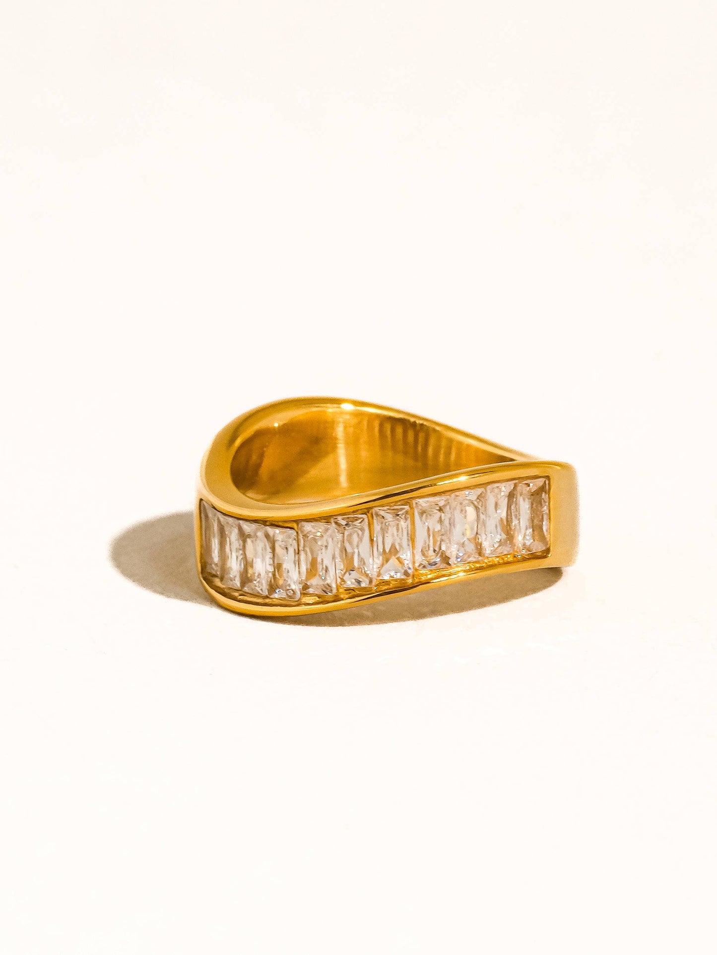 Vionne Band Ring